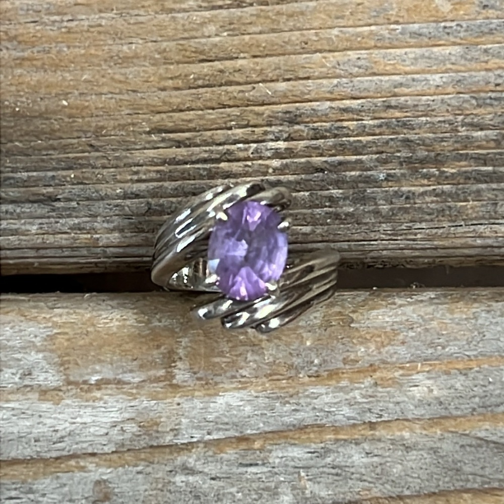 Amethyst Solitaire Sterling Silver Ring Size 6.5 - image 1